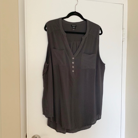 Two VGUC sleeveless blouses - Picture 2 of 7